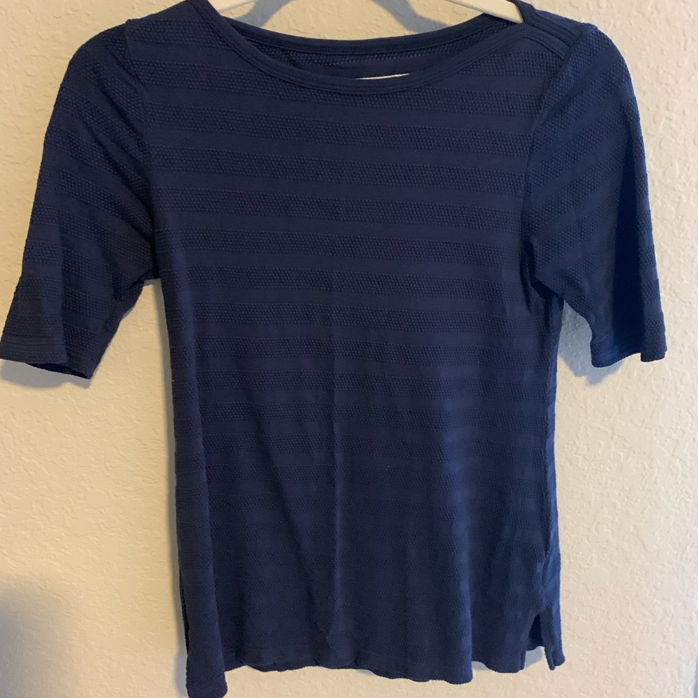 Navy blue quarter sleeve shirt